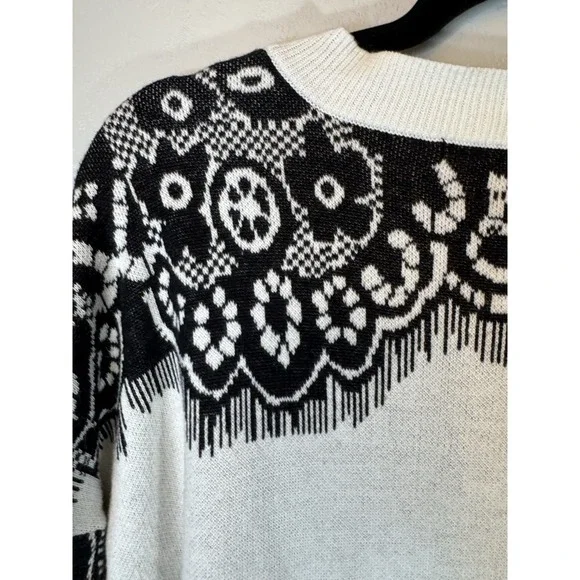 NWT Potters Pot B/W Faux Crochet‎ Long Sleeved Sweater Size L - Picture 6 of 6